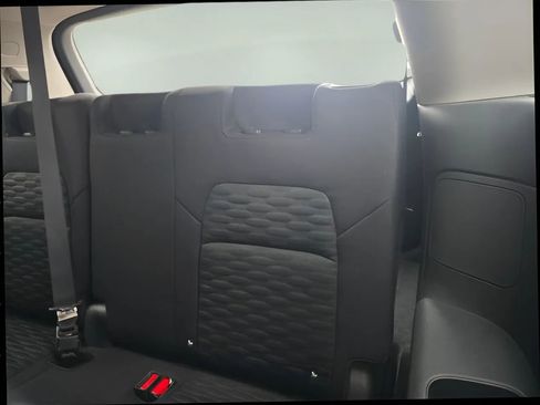 Used 2023 Nissan Pathfinder S image 13