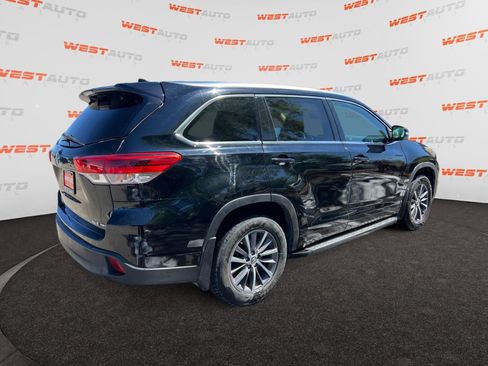 Used 2018 Toyota Highlander XLE AWD/4WD image 5