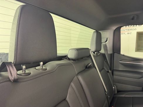 Used 2025 GMC Sierra 1500 SLT AWD/4WD image 33