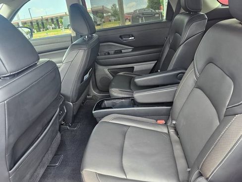 Used 2023 Nissan Pathfinder SL w/ SL Premium Package FWD image 16