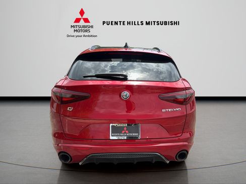 Used 2023 Alfa Romeo Stelvio Veloce AWD/4WD image 6