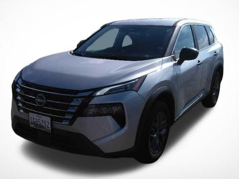 Used 2024 Nissan Rogue S AWD/4WD image 15
