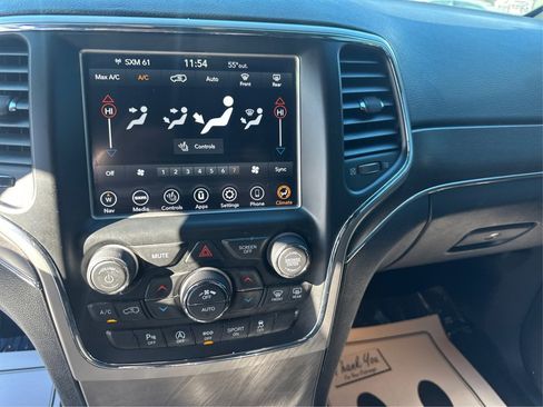 Used 2018 Jeep Grand Cherokee Limited image 24