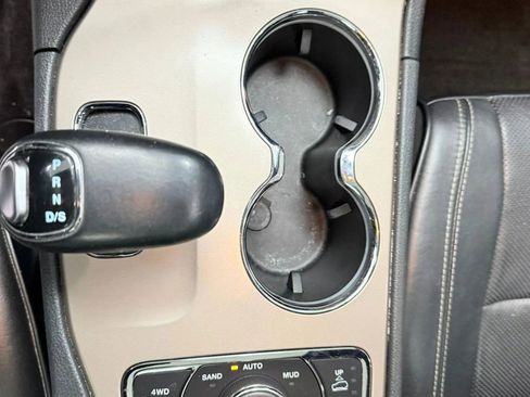 Used 2015 Jeep Grand Cherokee Overland AWD/4WD image 16