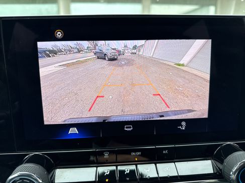 Used 2024 Chevrolet Colorado W/T image 20