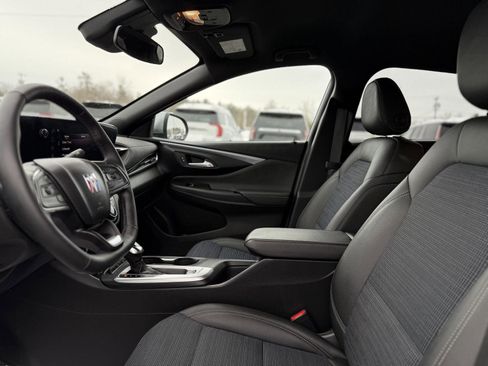 Certified 2025 Buick Envista Preferred w/ Convenience I Package image 12