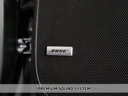 Used 2024 Buick Enclave Premium image 3