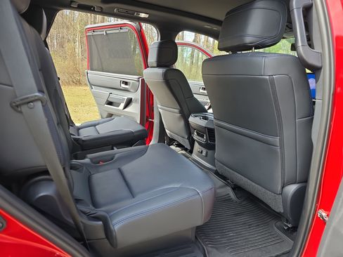 Used 2024 Toyota Sequoia Platinum image 11