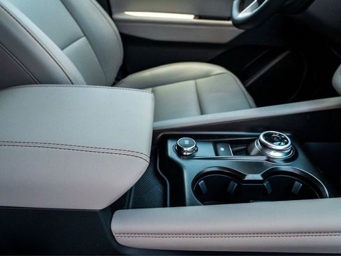 New 2026 Ford Explorer Active RWD image 28