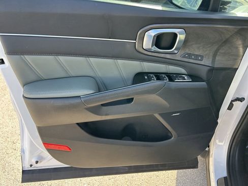 Used 2024 Kia Sorento SX Prestige w/ Sage Leather Package image 17