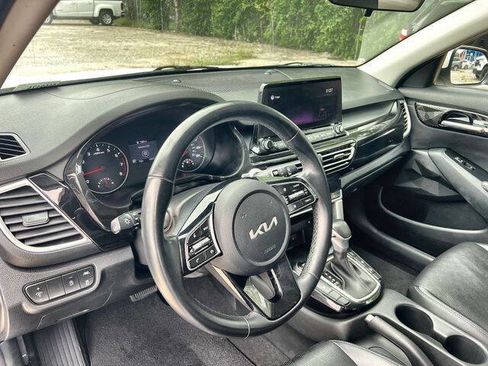 Used 2022 Kia Seltos EX AWD/4WD image 11
