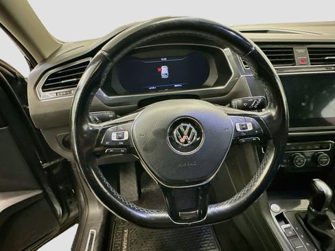 Used 2018 Volkswagen Tiguan SEL Premium w/ 3rd Row Seat Package AWD/4WD image 18
