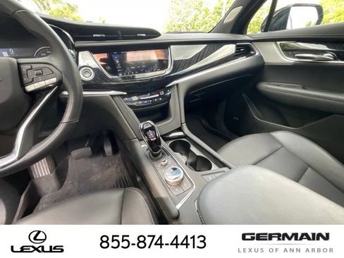 Used 2024 Cadillac XT6 Premium Luxury w/ LPO, Floor Liner Package AWD/4WD image 20