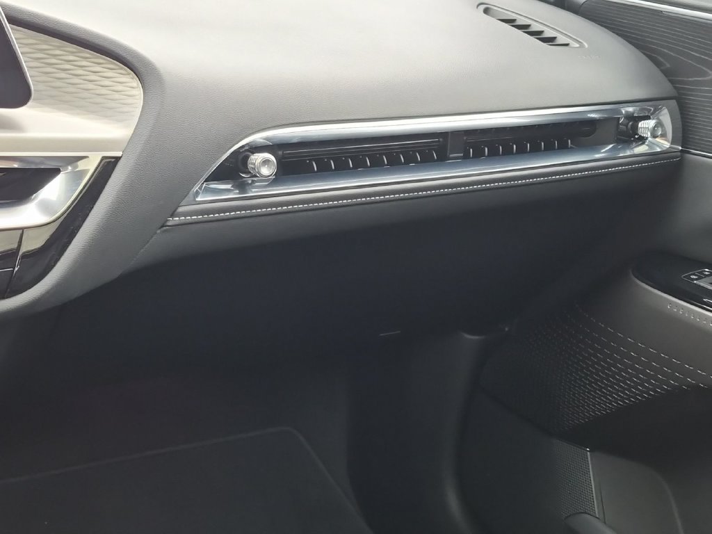 Certified 2024 Cadillac Lyriq Sport AWD/4WD image 29