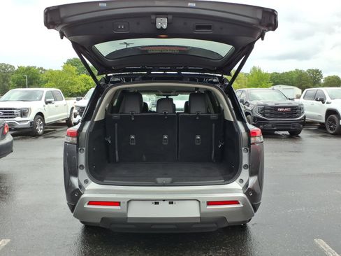 Used 2022 Nissan Pathfinder SL FWD image 6