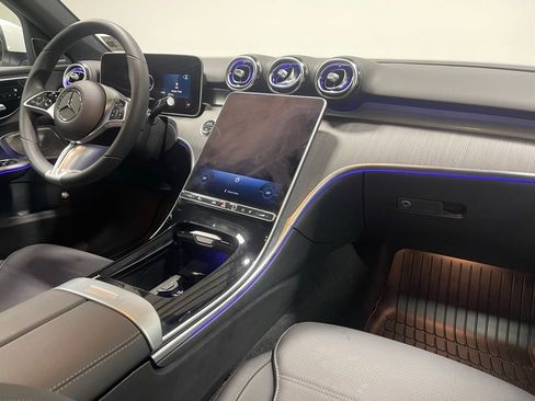 Used 2025 Mercedes-Benz C 300 4MATIC Sedan image 28