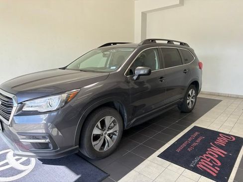 Used 2022 Subaru Ascent Premium w/ Convenience Package AWD/4WD image 1
