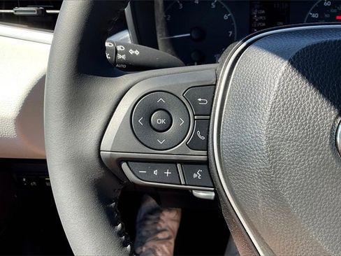 Used 2025 Toyota Corolla SE image 18