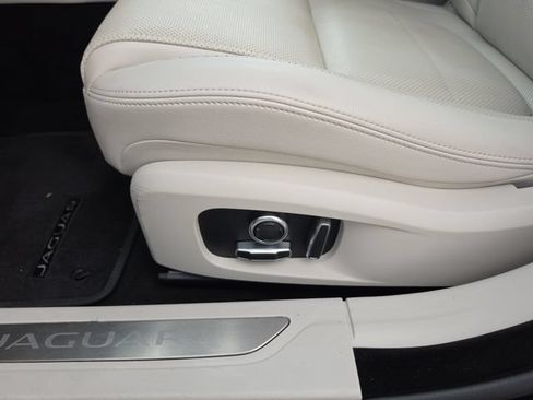 Used 2022 Jaguar XF S RWD image 18