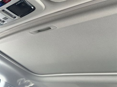 Used 2017 Subaru Outback 3.6R Touring w/ Popular Package #5A image 3