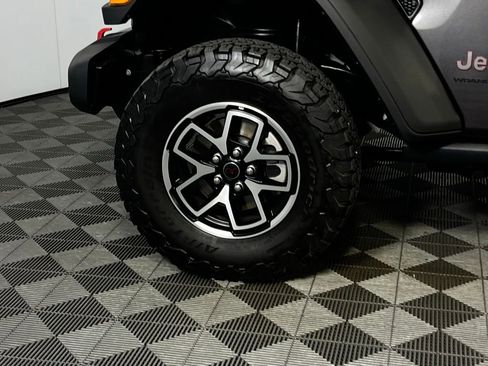 Used 2025 Jeep Wrangler Unlimited Rubicon image 10