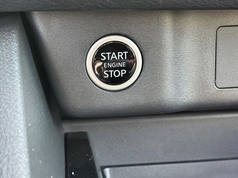 Certified 2022 Nissan Rogue SV image 14