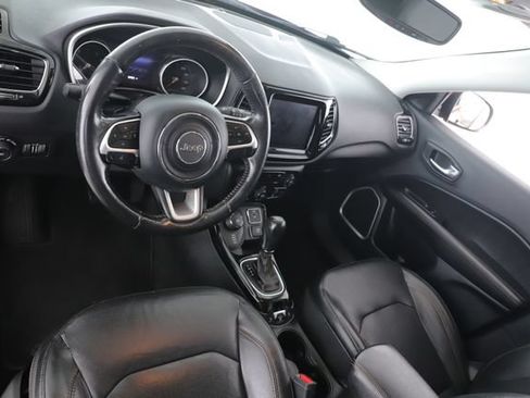 Used 2018 Jeep Compass Limited w/ Navigation Group AWD/4WD image 17