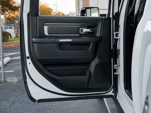 Used 2018 RAM 3500 Laramie Longhorn image 39