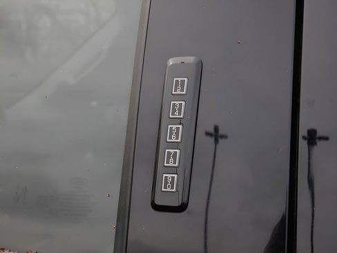 Used 2022 Ford F150 Lariat w/ Equipment Group 502A High AWD/4WD image 17