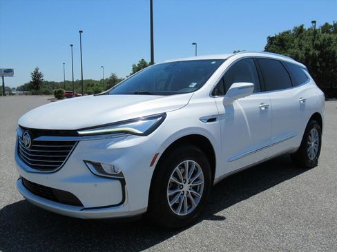Used 2022 Buick Enclave Essence FWD image 3