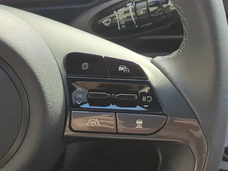 Certified 2026 Hyundai Elantra SEL Sport FWD image 25