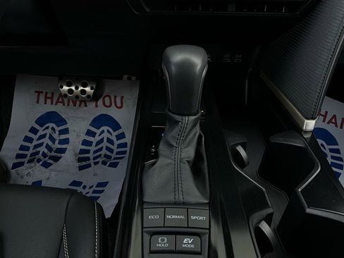 Used 2025 Toyota Camry SE image 24