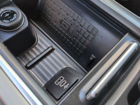 Certified 2025 Ford Expedition Active image 21