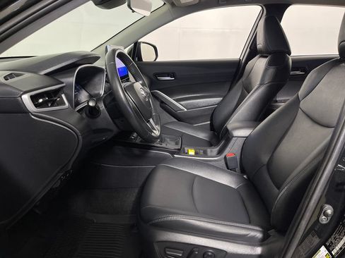 Certified 2026 Toyota Corolla Cross XLE FWD image 12