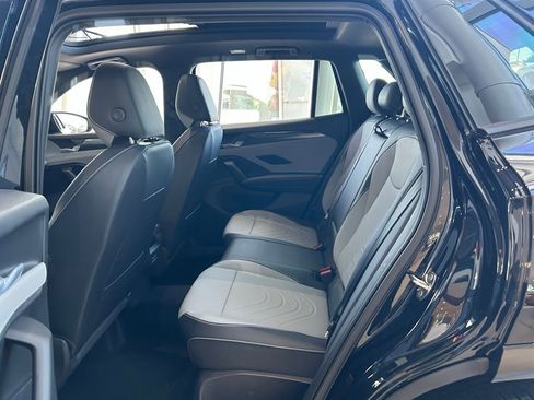 New 2026 Volkswagen Tiguan SE R-Line FWD image 45