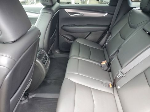Certified 2025 Cadillac XT5 Luxury w/ LPO, Floor Liner Package AWD/4WD image 24