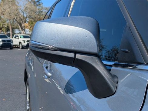 Used 2021 Toyota Highlander Platinum image 12