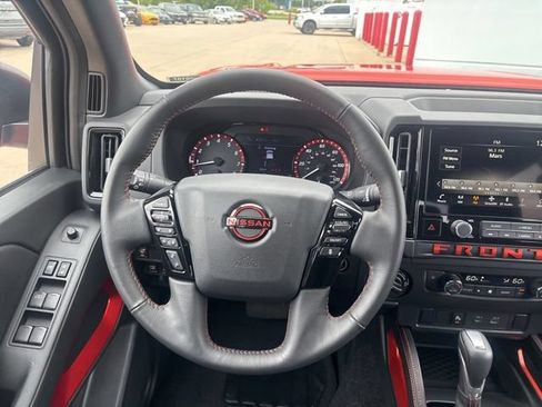 Used 2025 Nissan Frontier PRO-4X AWD/4WD image 25
