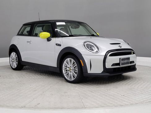 Certified 2022 MINI Cooper SE image 5