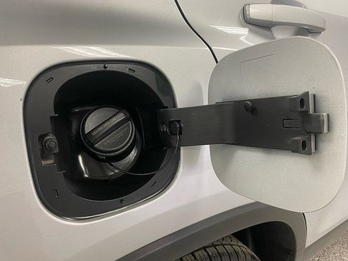 Used 2018 Chevrolet Trax LS image 26