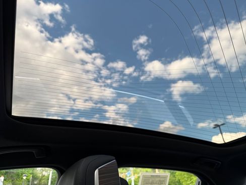 Certified 2023 BMW i7 xDrive60 AWD/4WD image 33
