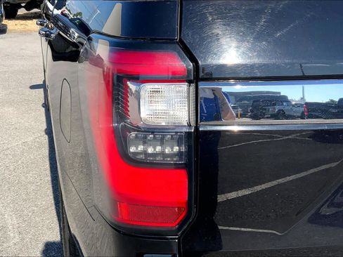 Used 2020 Ford Expedition Max Limited RWD image 28