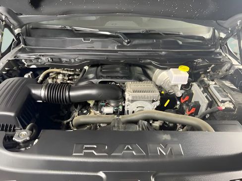 Used 2022 RAM 1500 Big Horn AWD/4WD image 13