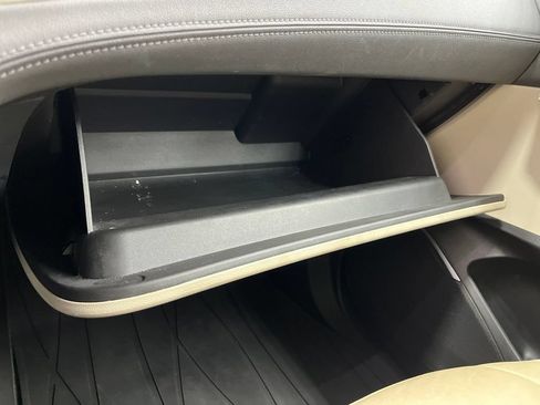 Used 2019 Buick Enclave Essence FWD image 28