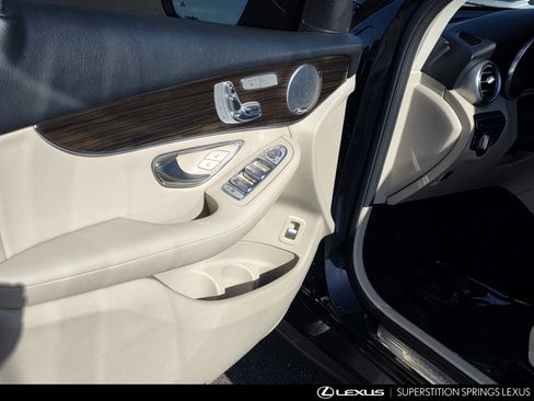Used 2019 Mercedes-Benz GLC 300 4MATIC image 10
