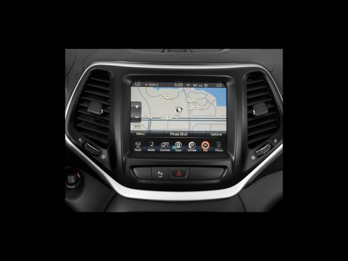 Used 2017 Jeep Cherokee Overland w/ Technology Group AWD/4WD image 84