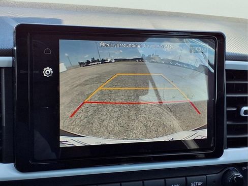 Used 2025 Hyundai Venue Limited FWD image 11