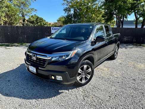 Used 2017 Honda Ridgeline RTL-T image 2