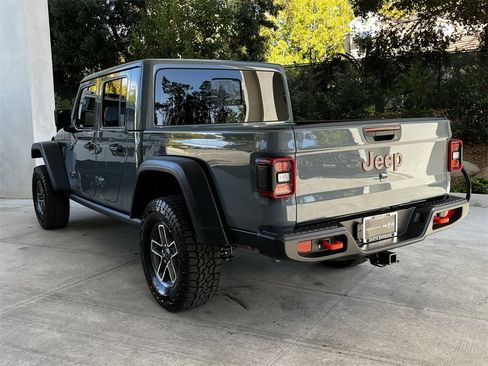 New 2025 Jeep Gladiator Mojave image 4