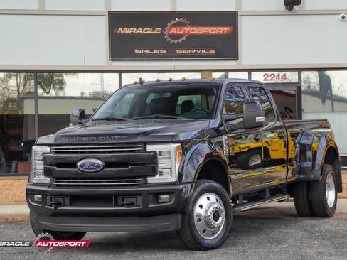 Used 2019 Ford F450 Lariat image 1